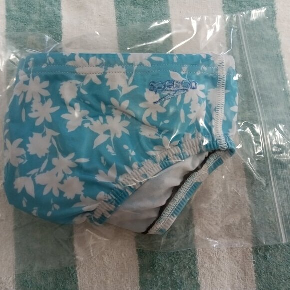 SPEEDO SWIM BRIEF, SIZE 32", BLUE PATTERN - (*) Pre-owned - Picture 7 of 7